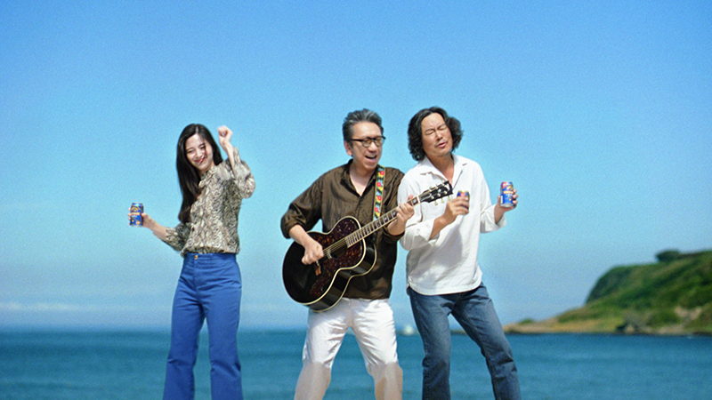 現場はライブ会場さながら！布袋寅泰のギターに豊川悦司＆中条あやみが