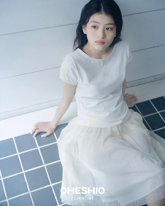 出口夏希さん着用のOHESHIOエッセンシャルライン